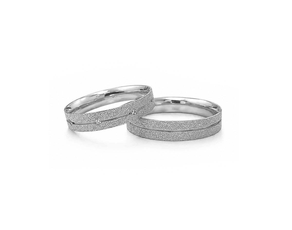 Aliança em Ouro 18K Perfil Reto com Textura e Zircônia 5mm