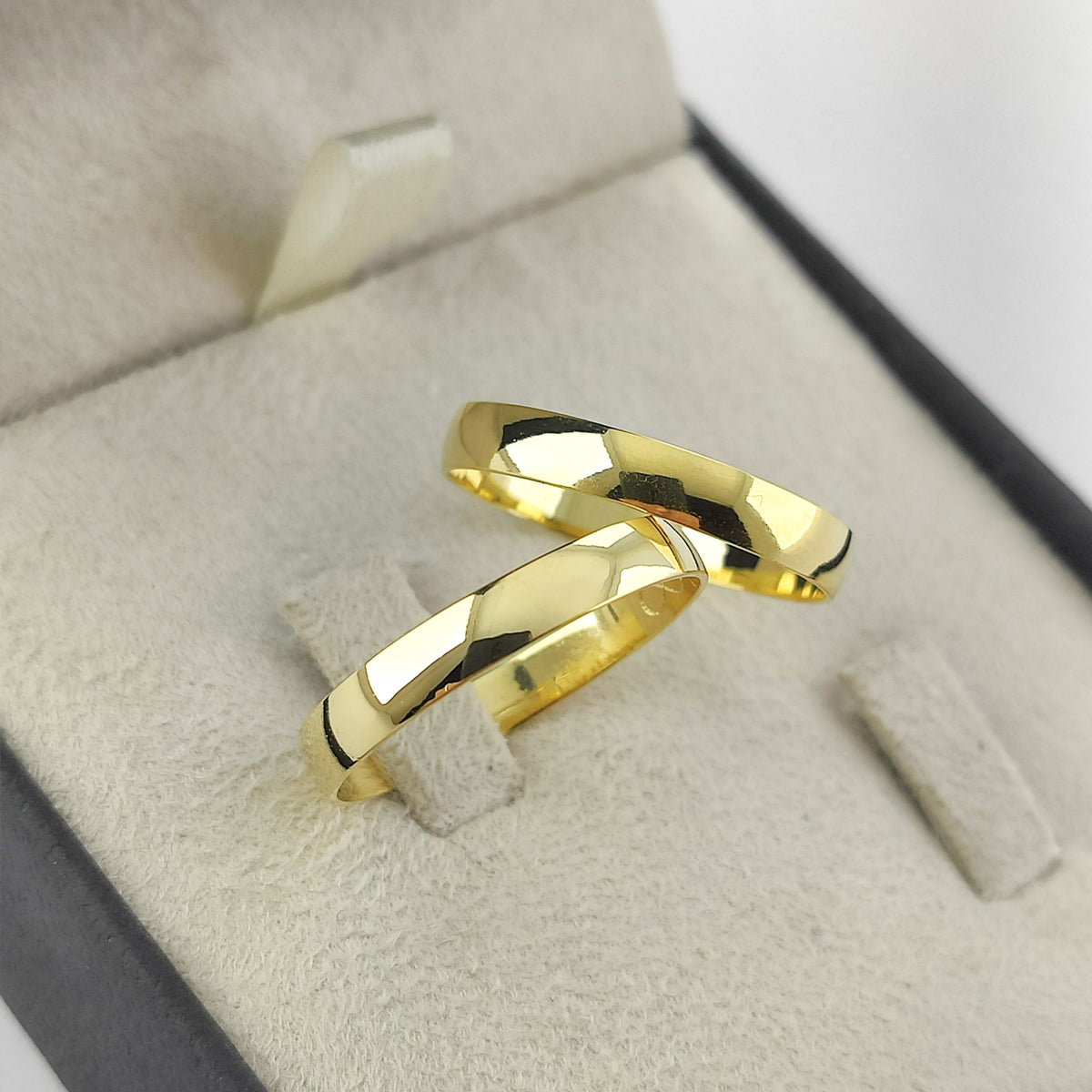 Aliança em Ouro 18k 4mm