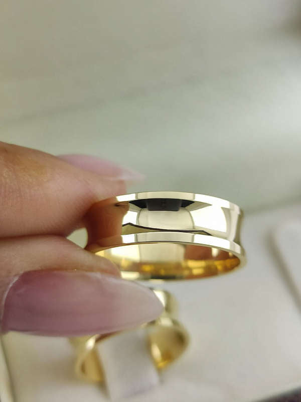 Aliança em Ouro 18k Côncavo Facetado 6mm