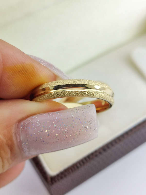 Aliança em Ouro 18k Côncavo Texturizado 4mm