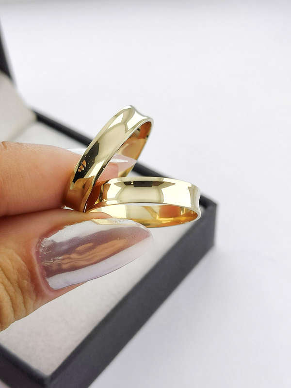 Aliança em Ouro 18k Côncavo Facetado 4mm