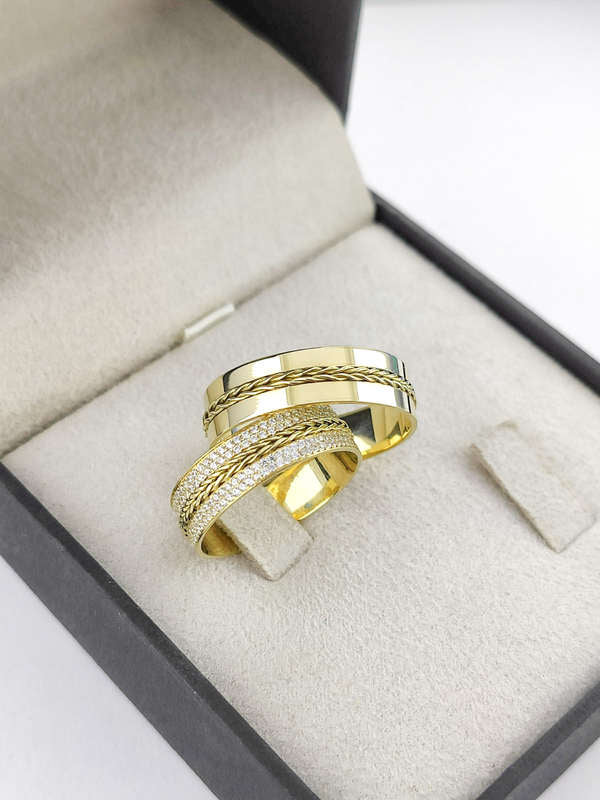 Aliança em Ouro 18k Reto com Frisos 6mm com 200 Brilhantes