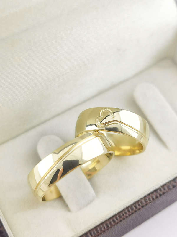 Aliança em Ouro 18k Abaulado Facetado 6mm