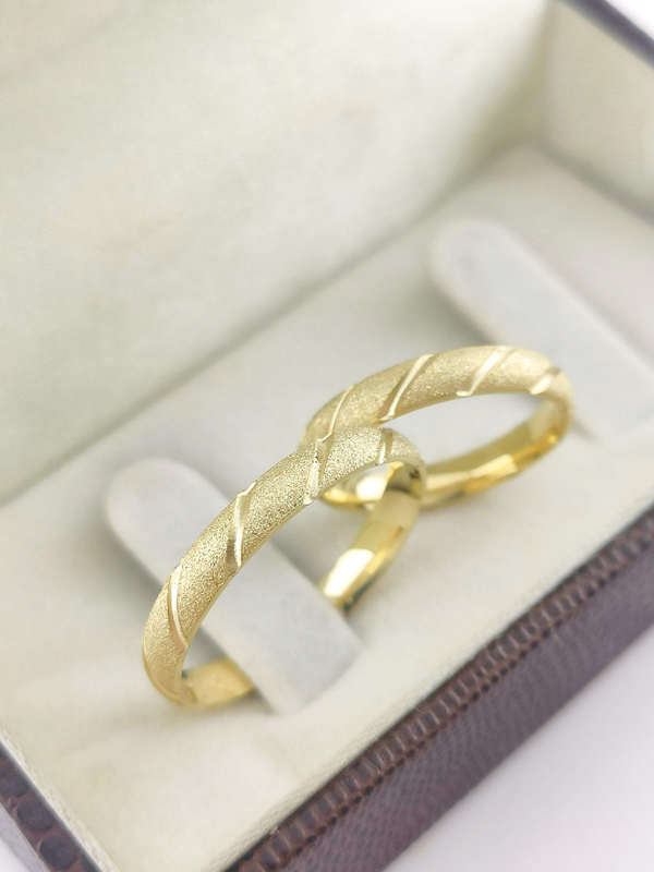 Aliança em Ouro 18k Abaulado Texturizado 3mm