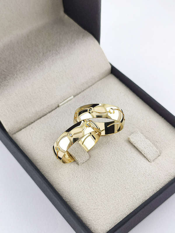 Aliança em Ouro 18k Abaulado Facetado 6mm com 8 Brilhantes