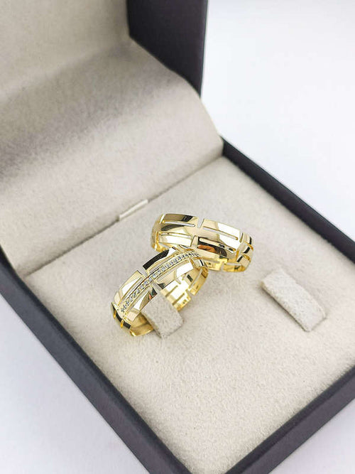 Aliança em Ouro 18k Abaulado com Frisos 5mm com 33 Brilhantes