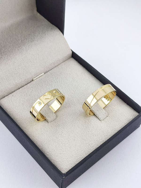 Aliança em Ouro 18k Reto 5mm com 2 Brilhantes