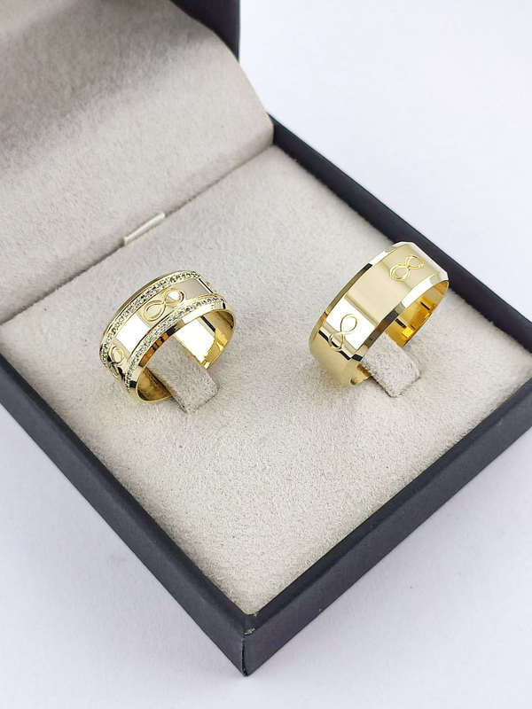 Aliança em Ouro 18k Reto com Frisos 8mm com 80 Brilhantes