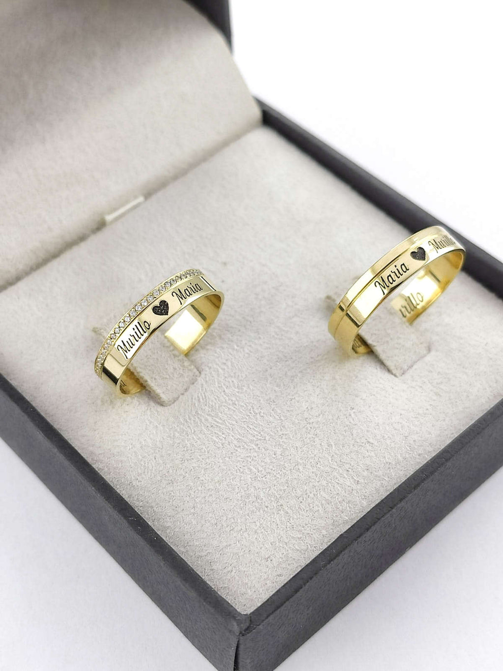 Aliança em Ouro 18k Reto 4mm com 15 Brilhantes
