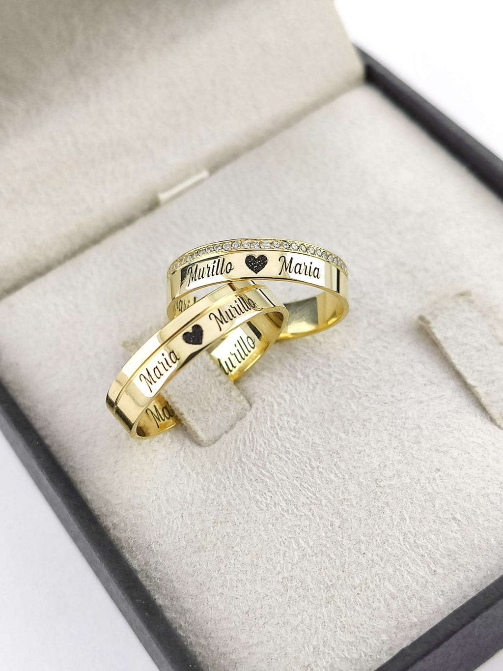 Aliança em Ouro 18k Reto 4mm com 15 Brilhantes