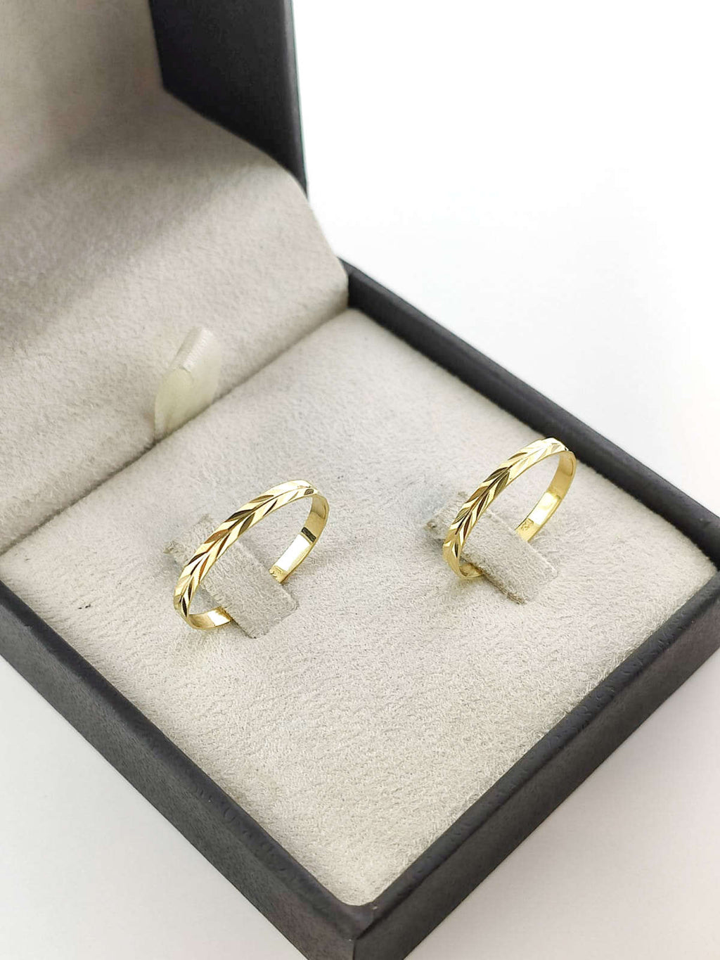 Aliança em Ouro 18k Reto Trançado 2mm