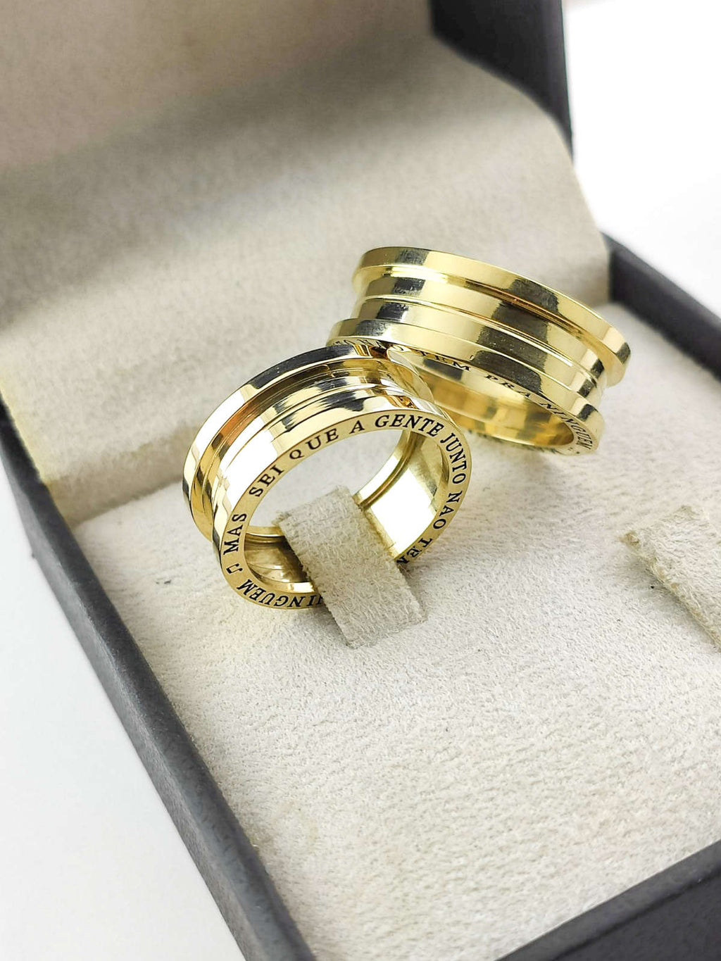 Aliança em Ouro 18k Reto com Frisos 8mm