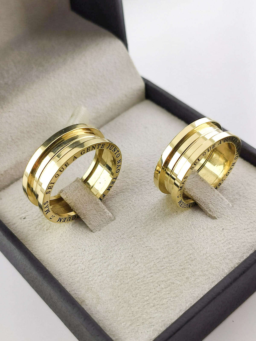 Aliança em Ouro 18k Reto com Frisos 8mm