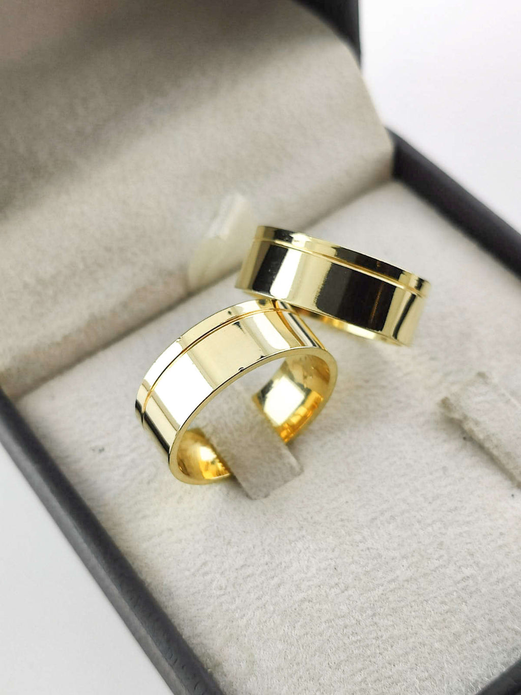 Aliança em Ouro 18k Reto com Frisos 6mm