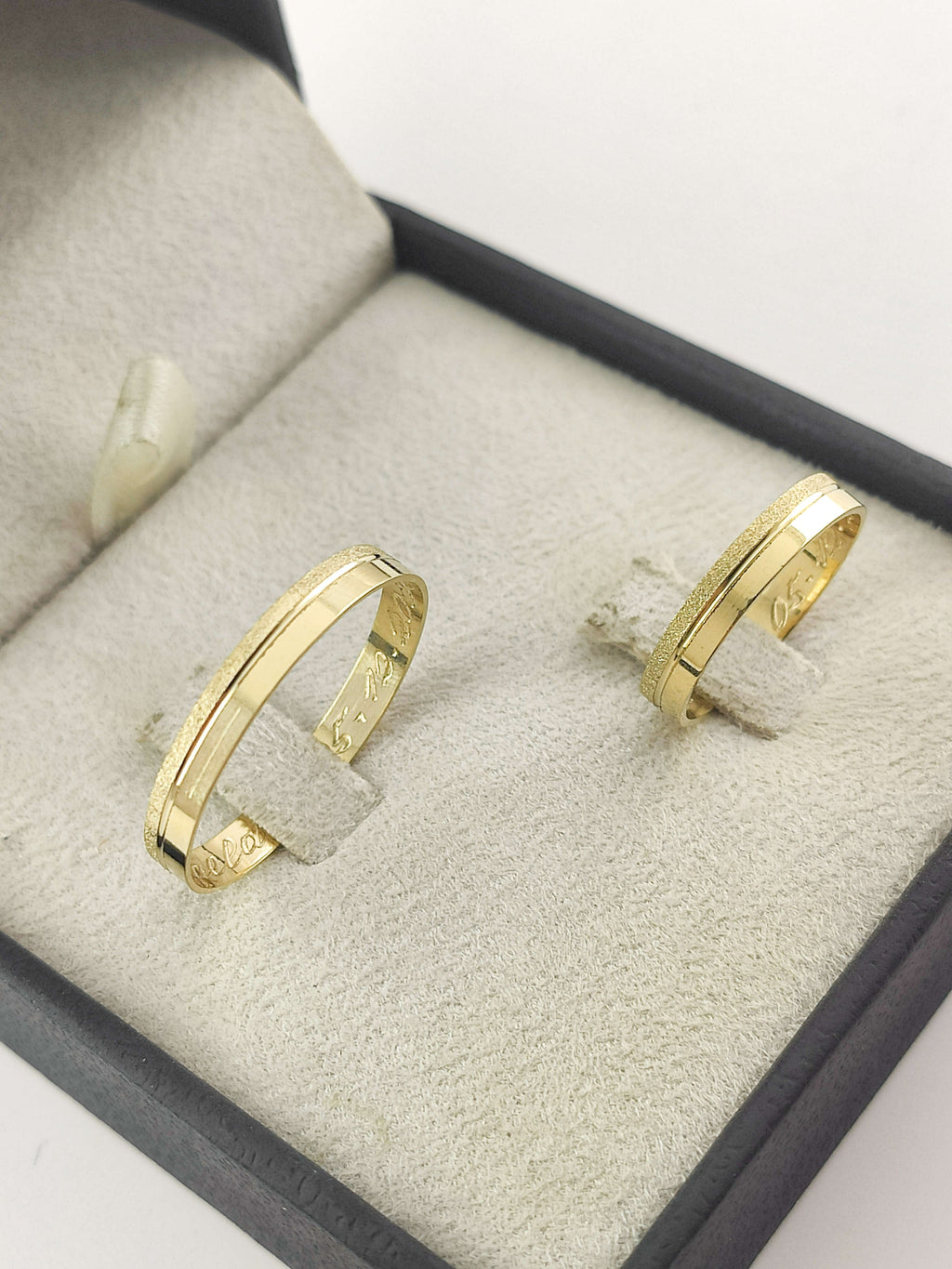 Aliança em Ouro 18k Reto com Friso 3mm
