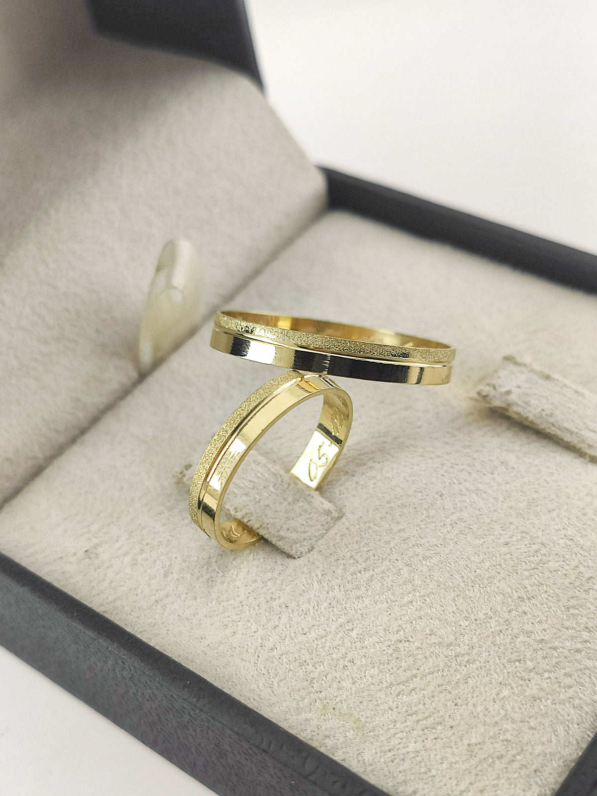Aliança em Ouro 18k Reto com Friso 3mm