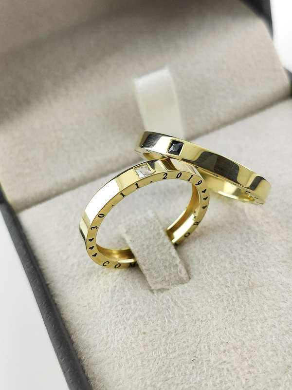 Aliança em Ouro 18k Reto 3mm com 2 Brilhantes