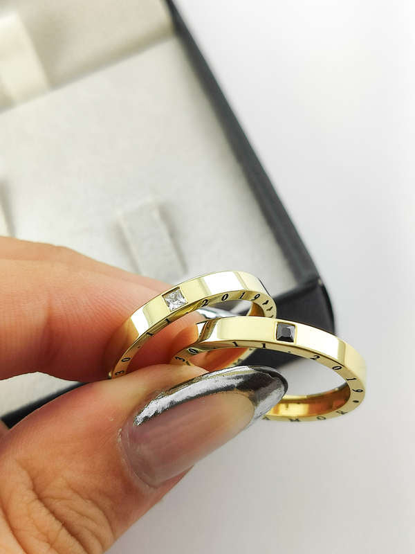 Aliança em Ouro 18k Reto 3mm com 2 Brilhantes