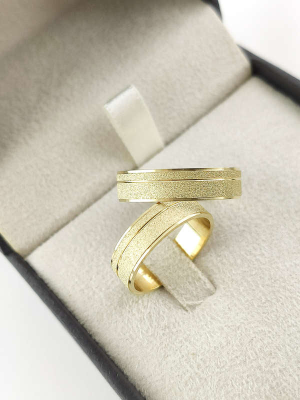 Aliança em Ouro 18k Reto Texturizado 5mm