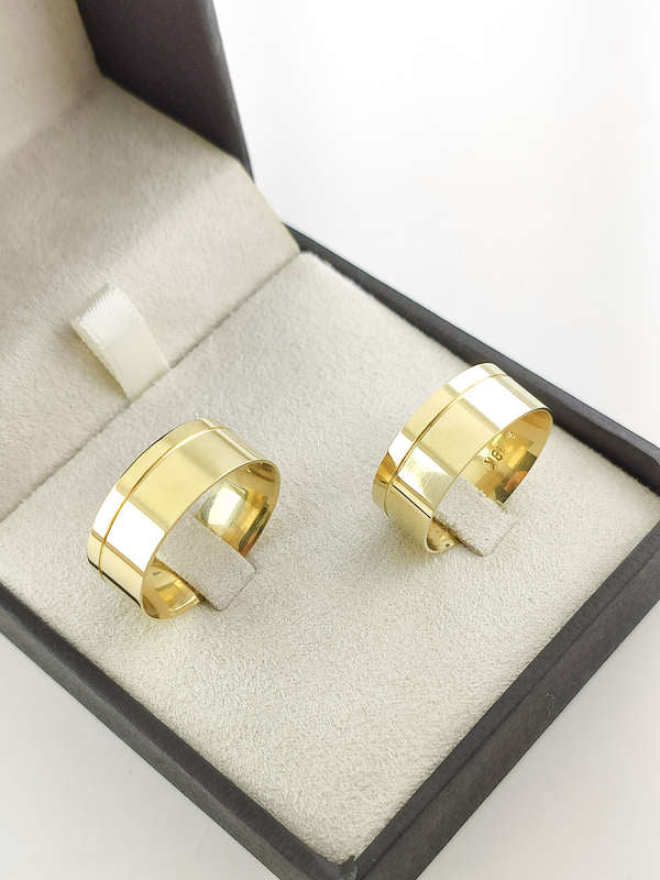 Aliança em Ouro 18k Reto com Frisos 7mm