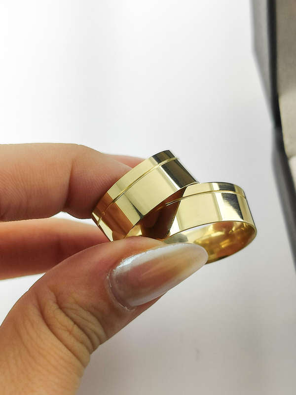Aliança em Ouro 18k Reto com Frisos 7mm