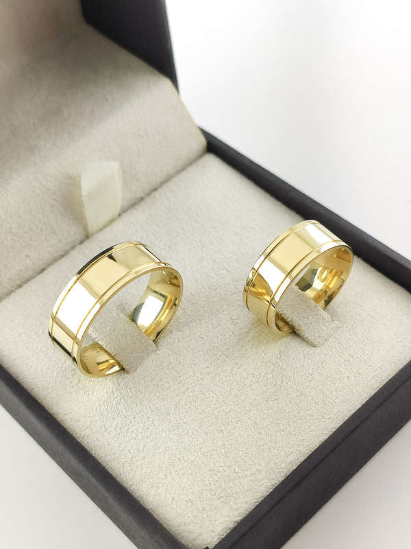 Aliança em Ouro 18k Reto Facetado 7mm