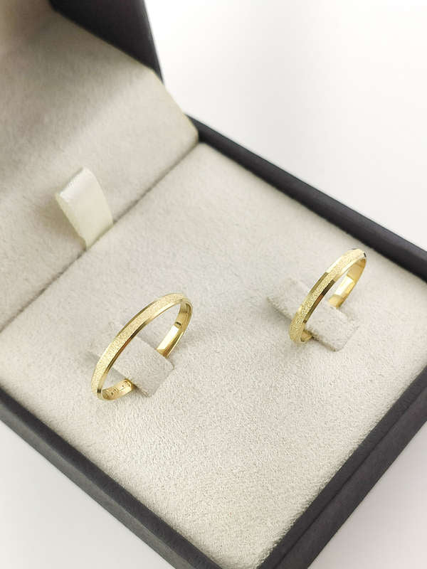 Aliança em Ouro 18k Reto Texturizado 2mm