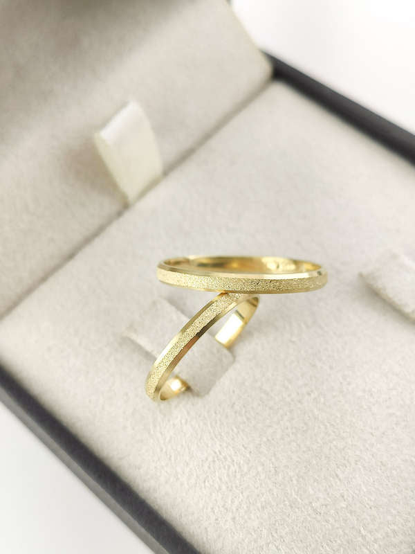 Aliança em Ouro 18k Reto Texturizado 2mm
