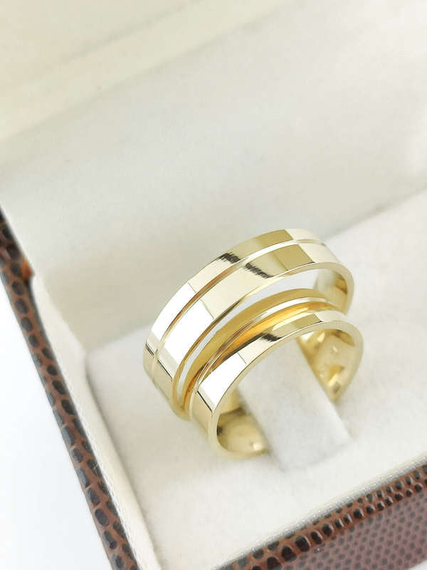 Aliança em Ouro 18k Reto com Frisos 5mm