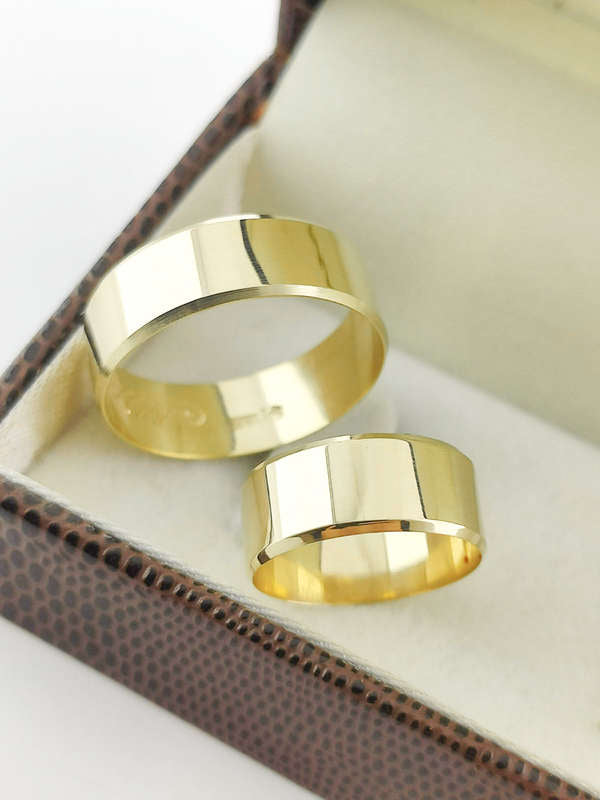 Aliança em Ouro 18k Reto com Frisos 6mm