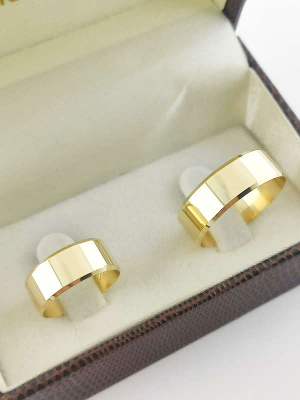 Aliança em Ouro 18k Reto com Frisos 6mm