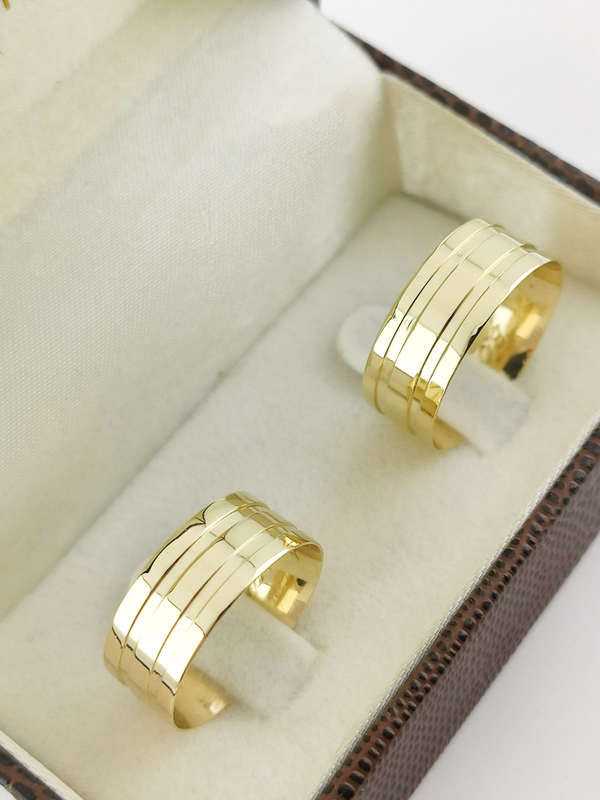 Aliança em Ouro 18k Reto com Linhas 8mm