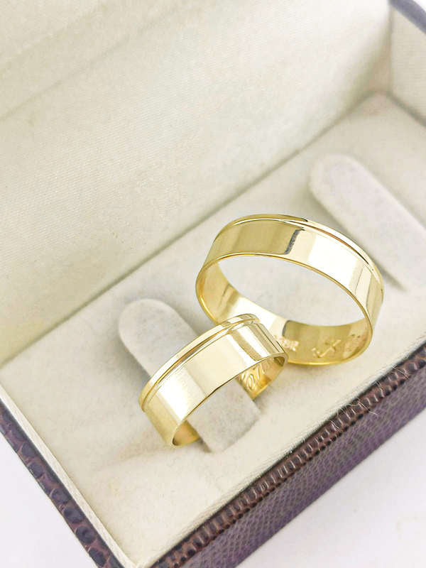 Aliança em Ouro 18k Reto com Friso 6mm