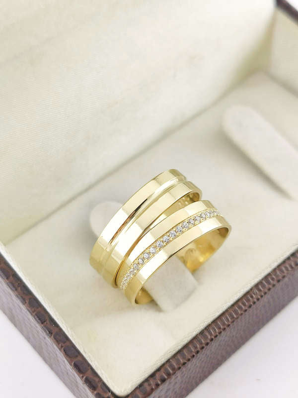 Aliança em Ouro 18k Reto com Frisos 5mm com 25 Brilhantes