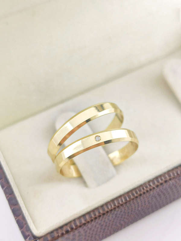 Aliança em Ouro 18k Reto 3mm com 1 Brilhante