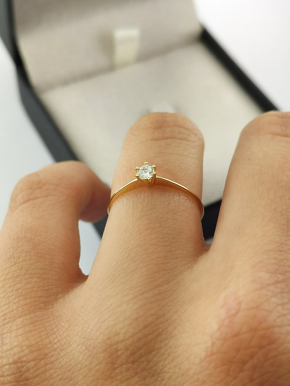 Aliança em Ouro 18k Reto Solitário com 1 Brilhante