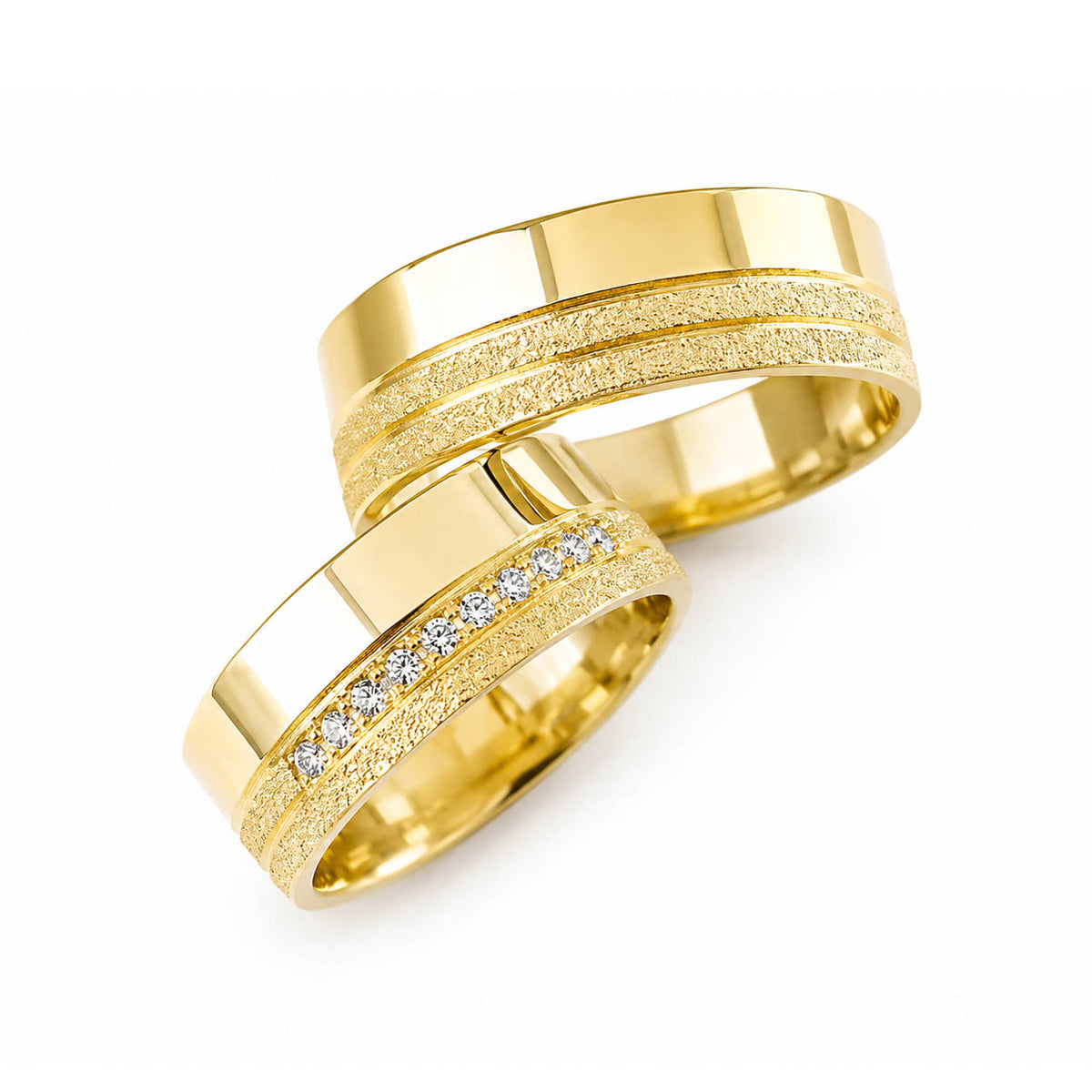 Aliança em Ouro 18k Reto Cravejado 7mm com 15 Brilhantes