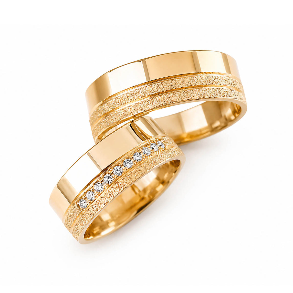 Aliança em Ouro 18k Reto Cravejado 7mm com 15 Brilhantes