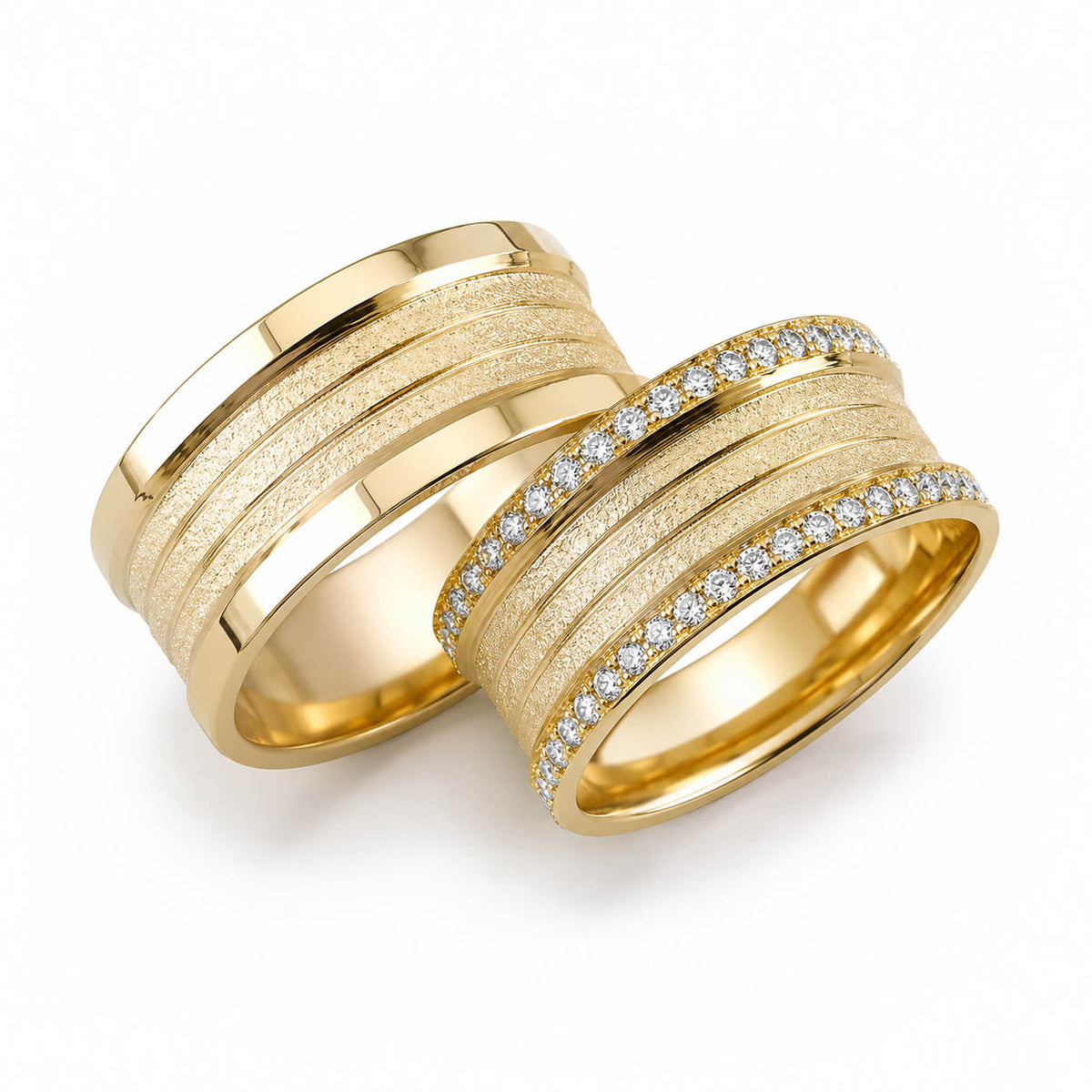 Aliança em Ouro 18k Reto Cravejado com Frisos 8mm com 40 Brilhantes